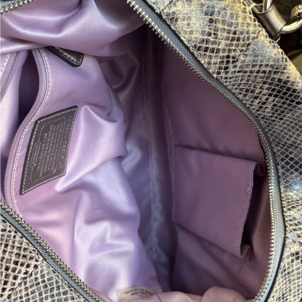 RARE🔥AUTHENTIC COACH 1961 leather Snakeskin metallic leather zip shoulder - Picture 3 of 16